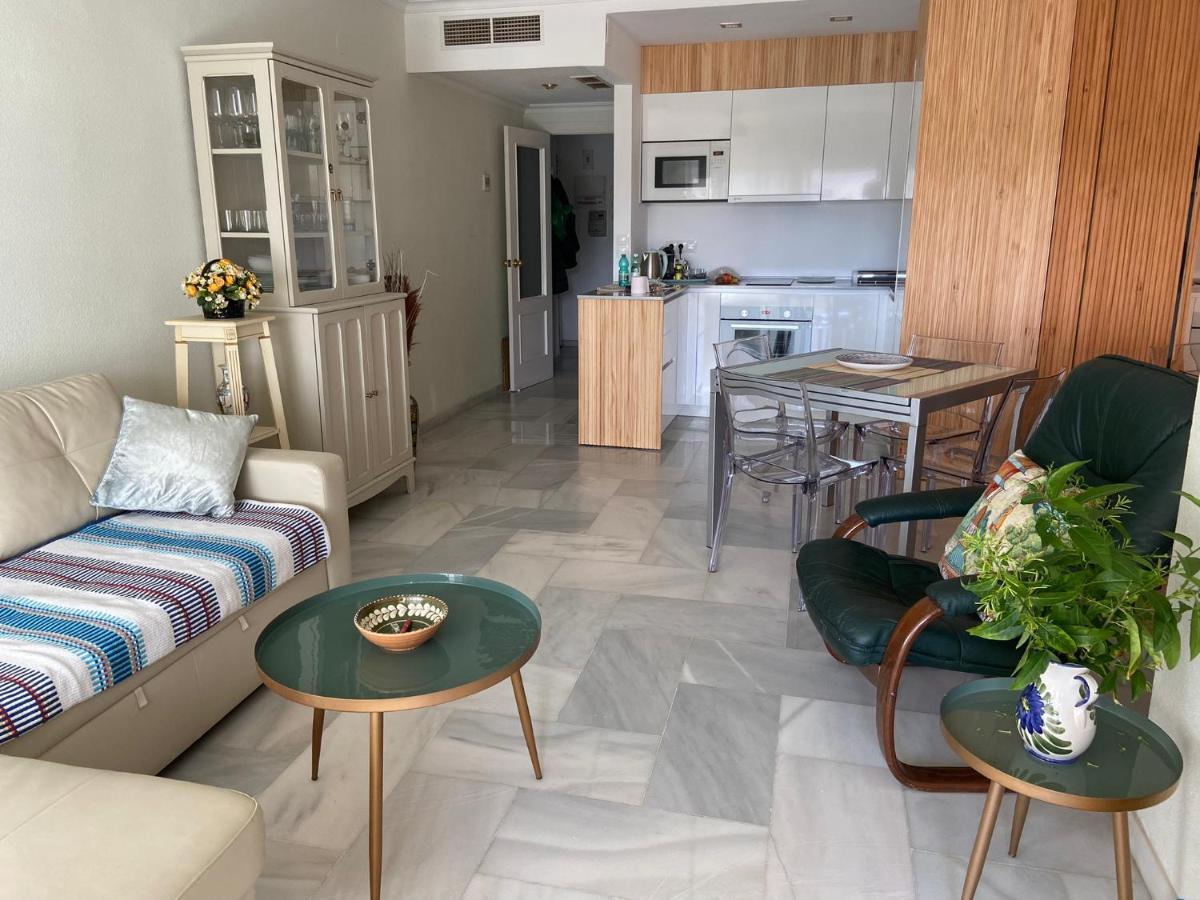 Apartamento Entero En La Carihuela A 50 M De La Playa * Torremolinos